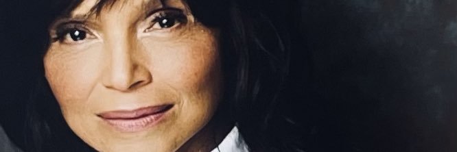 victoriarowell's profile banner image