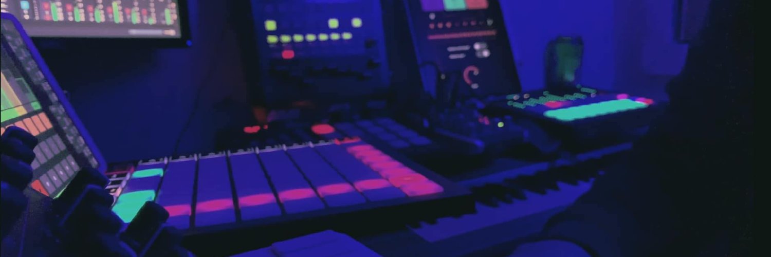 HolloHead_'s profile banner image