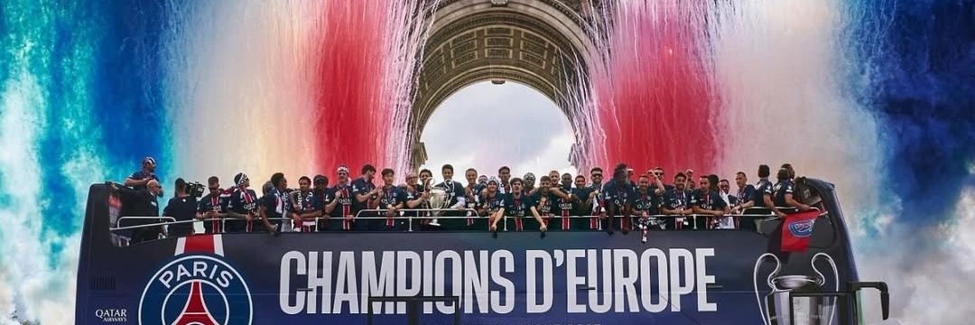 #VoyageVoyage 🗼🟥🟦⭐ banner
