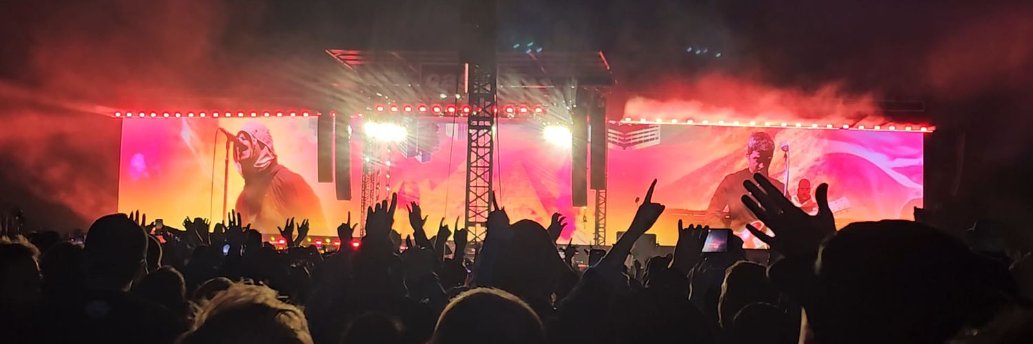 essvee7's profile banner image