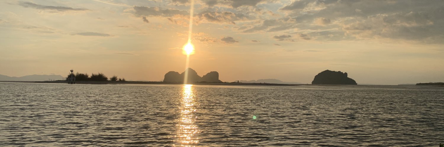 Gaytrang27's profile banner image