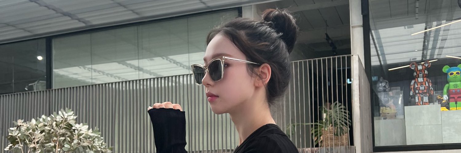sehevoum's profile banner image