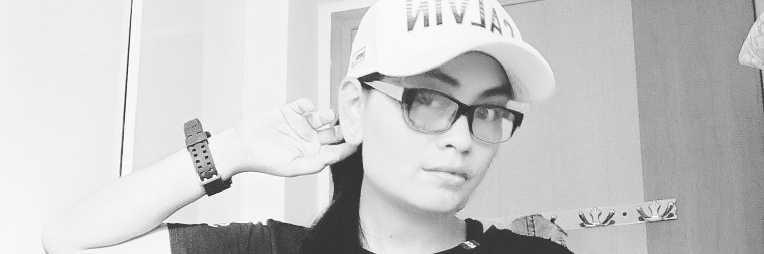 deevarossalinda's profile banner image