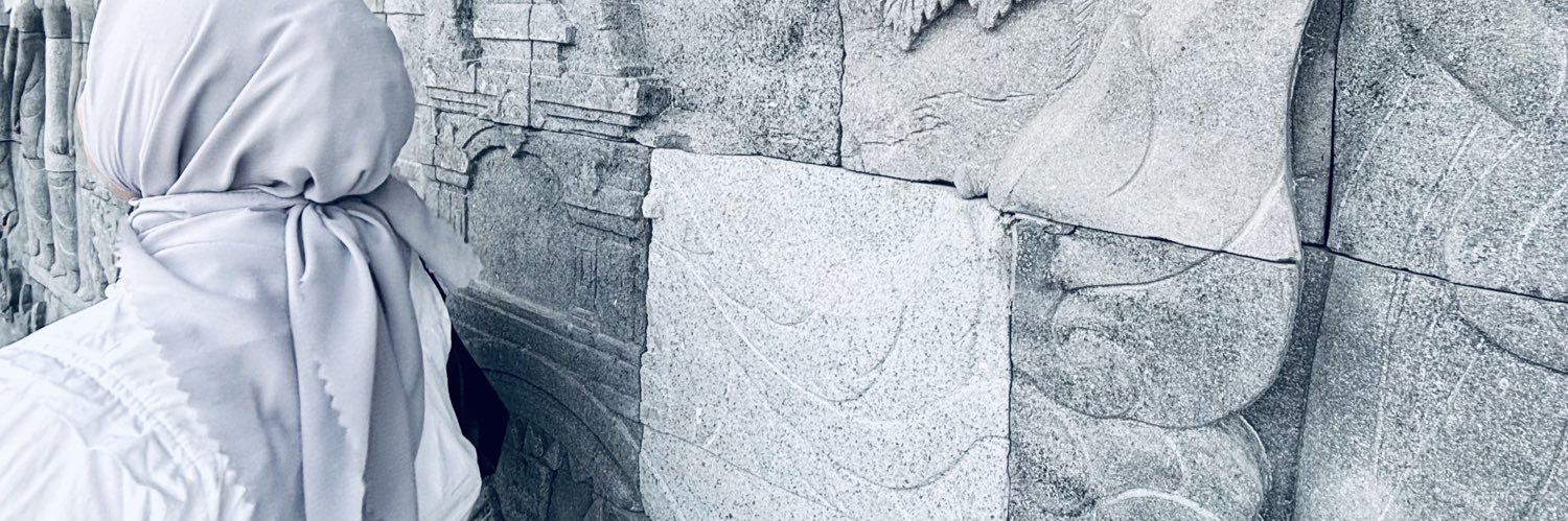 yasminnerr's profile banner image