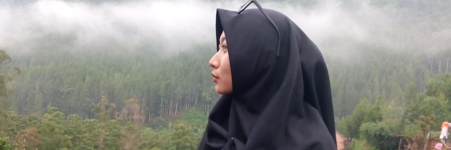 karmileey's profile banner image