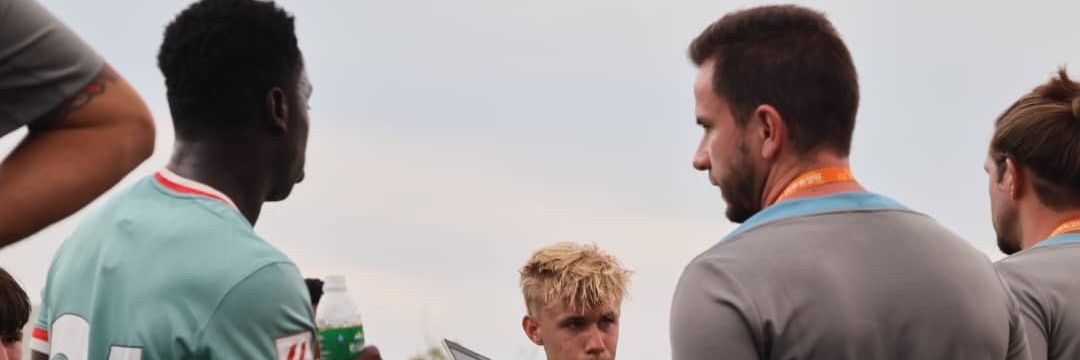 AlbertoValient1's profile banner image