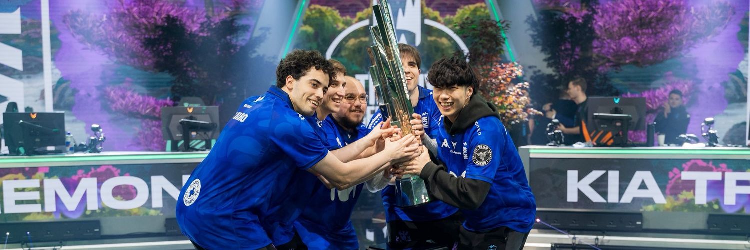 Alex González banner