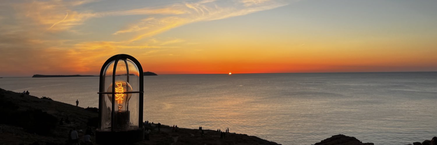 winniepomez's profile banner image