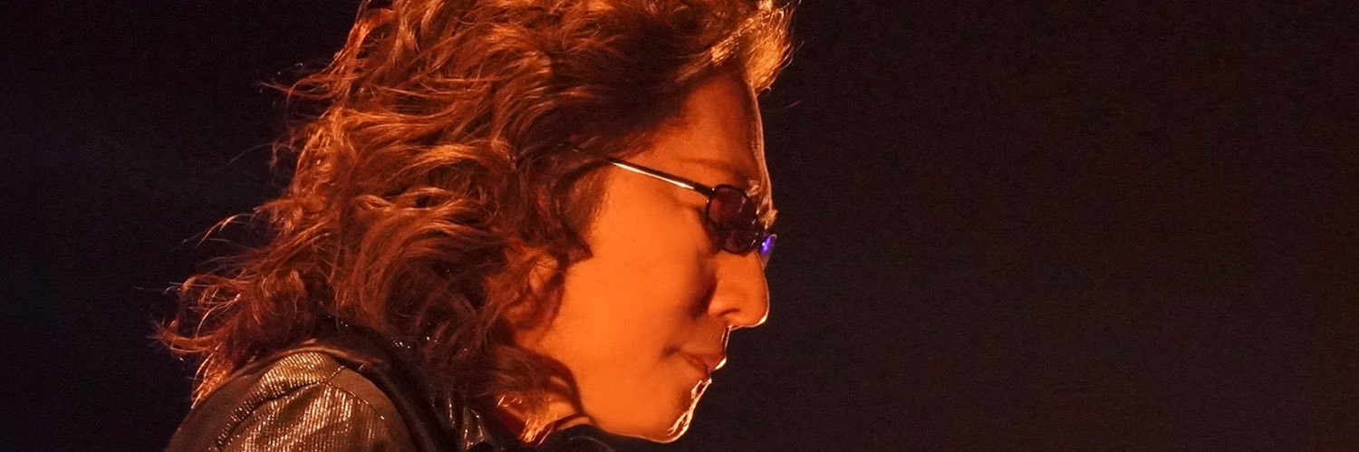 2_apple4's profile banner image