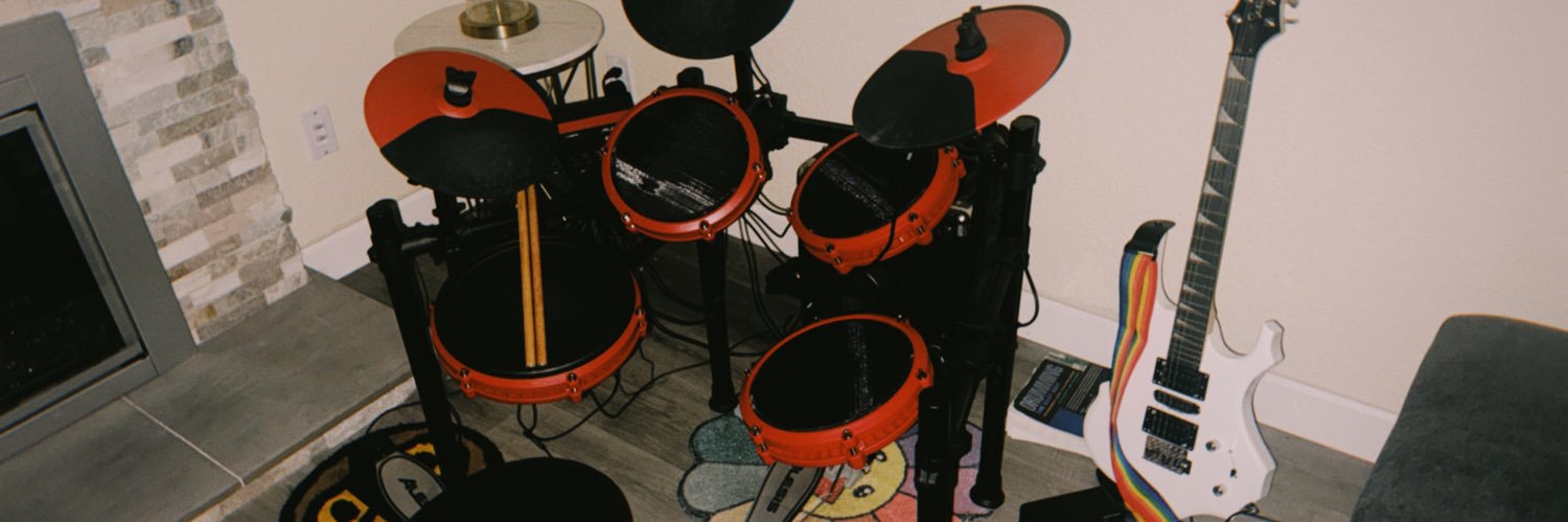 rozsone's profile banner image