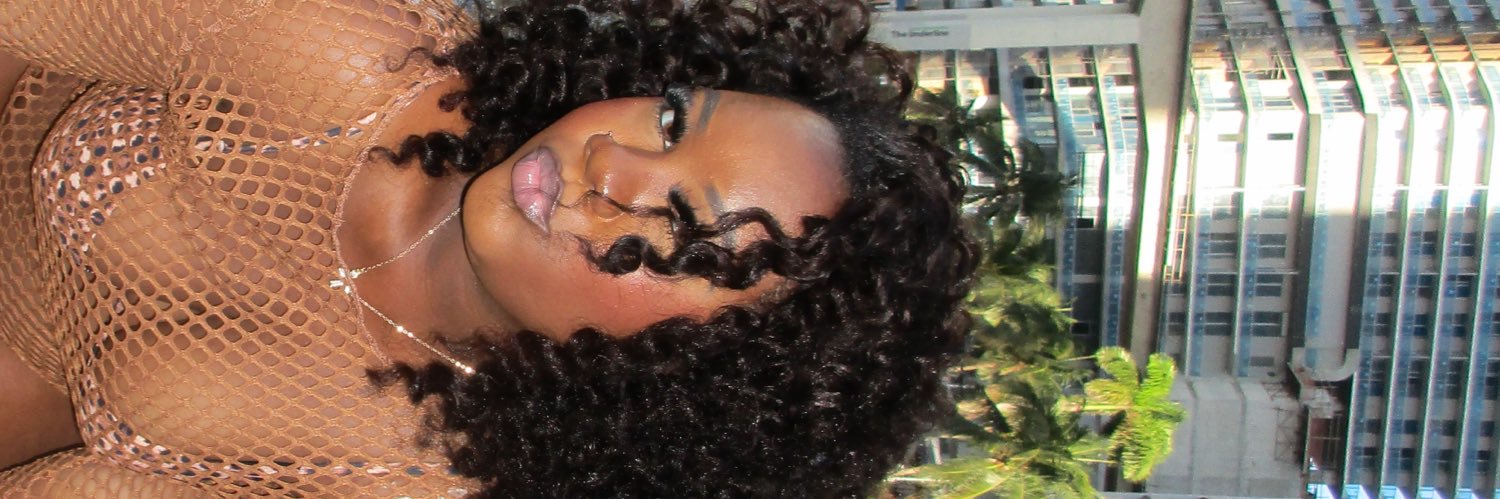 dichelleeee's profile banner image