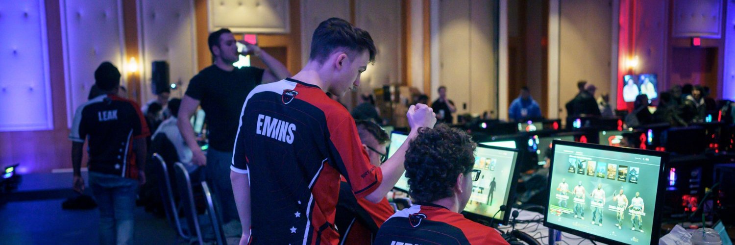eminscs's profile banner image