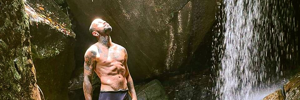 Down_Fernandes's profile banner image