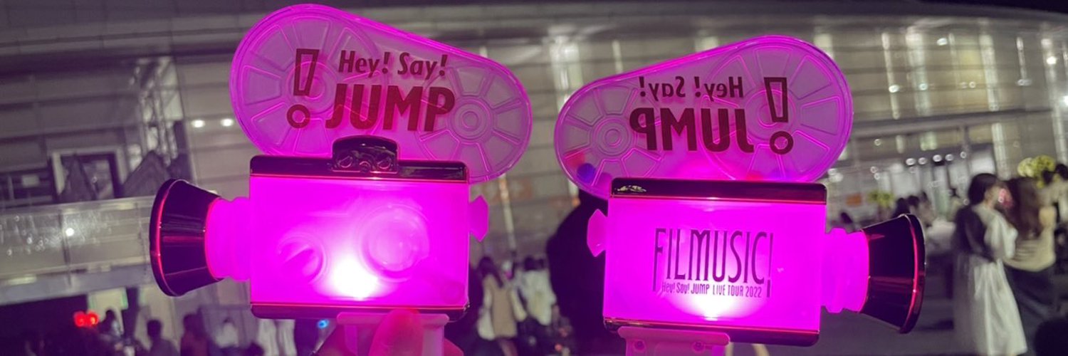 y_015Q's profile banner image