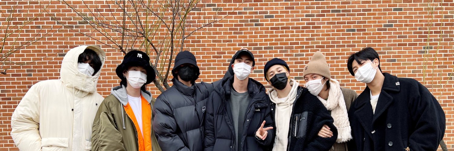 voguepanda_'s profile banner image