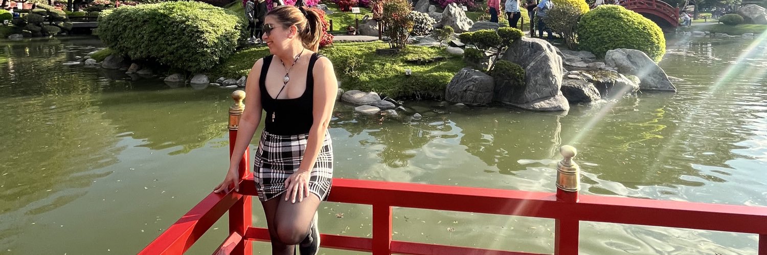 caaarlydaniela's profile banner image