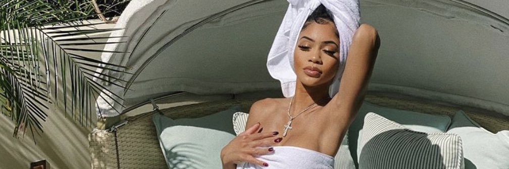 br_ee_zo's profile banner image