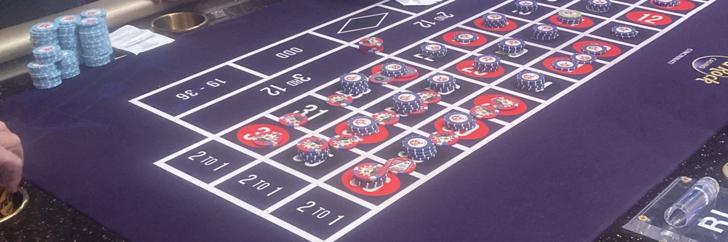 PineapplesDontGoOnPizza (bluecheckmark) banner