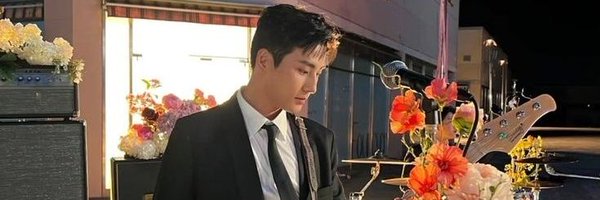 dyowoon Profile Banner