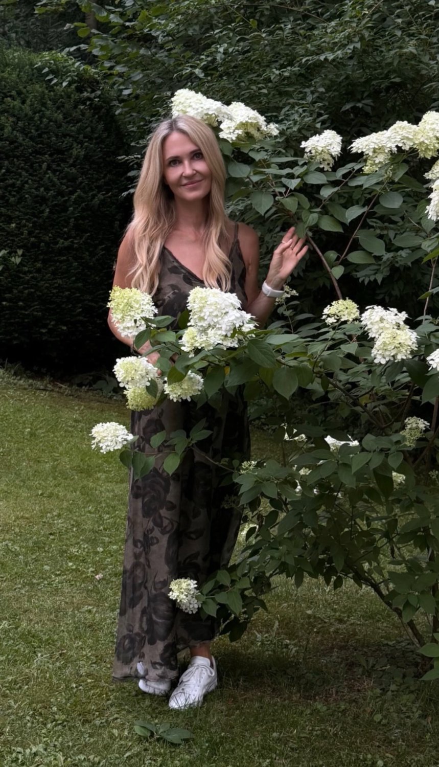 annebeatty's profile banner image