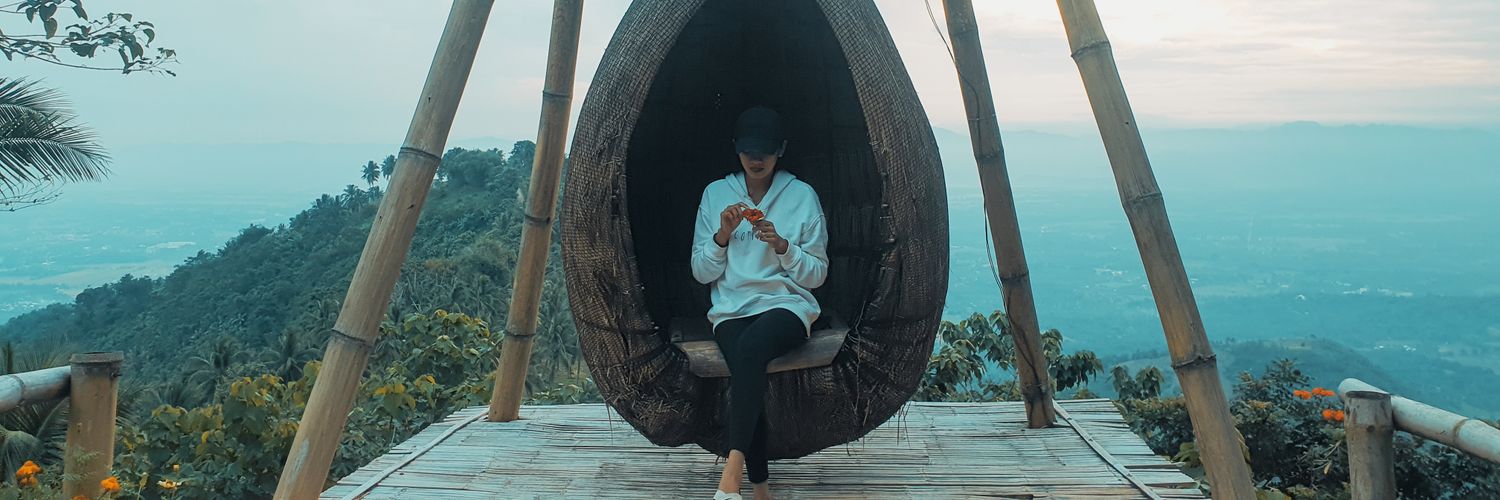 Crystaleeeng's profile banner image