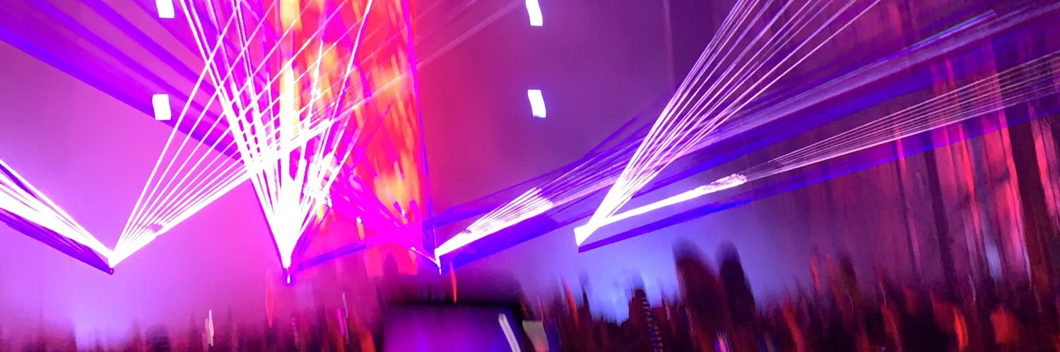 w banner
