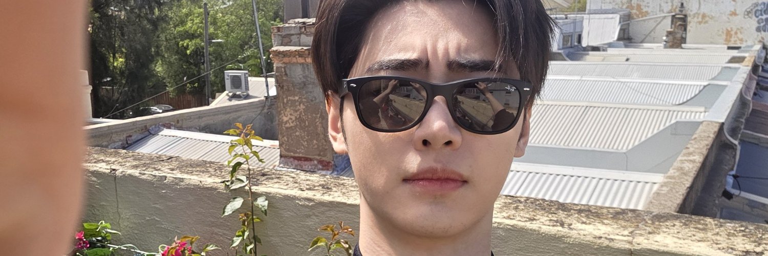 moontphase's profile banner image