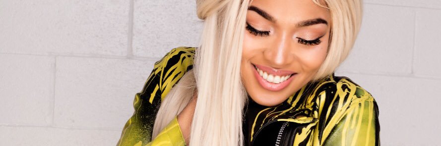 Ina_Lis01's profile banner image