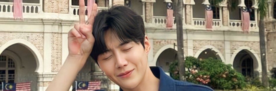 aremanee3's profile banner image