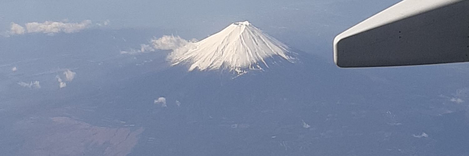 yo75ra's profile banner image