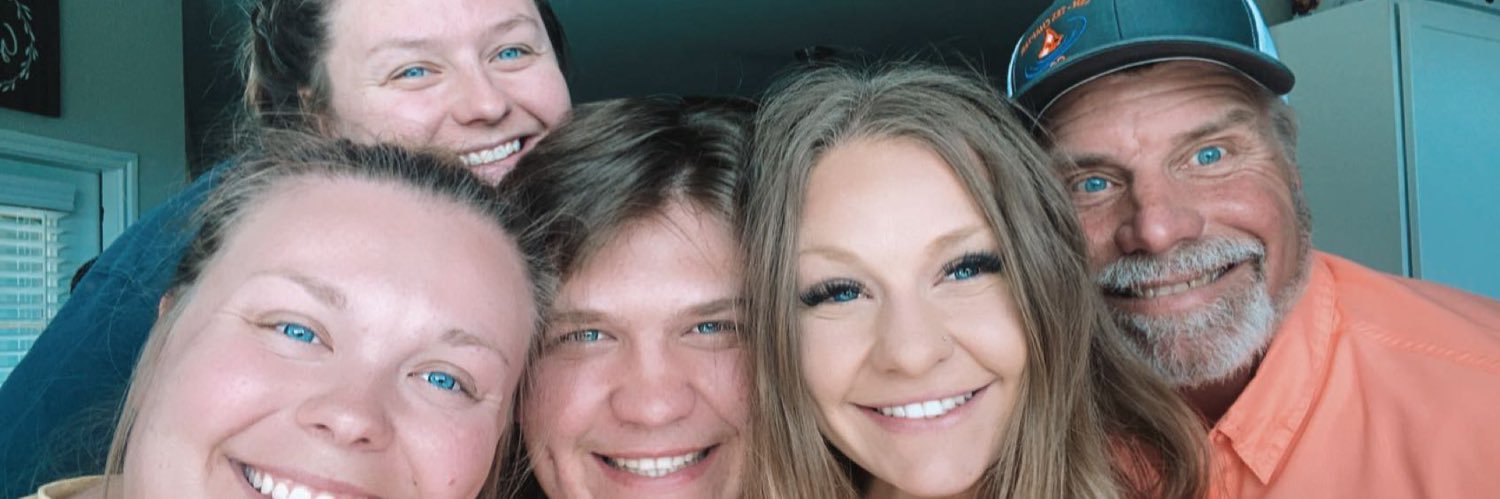 chloereinke's profile banner image