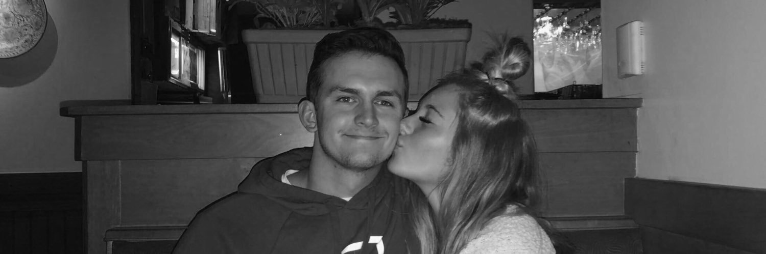 lindsgroscost's profile banner image