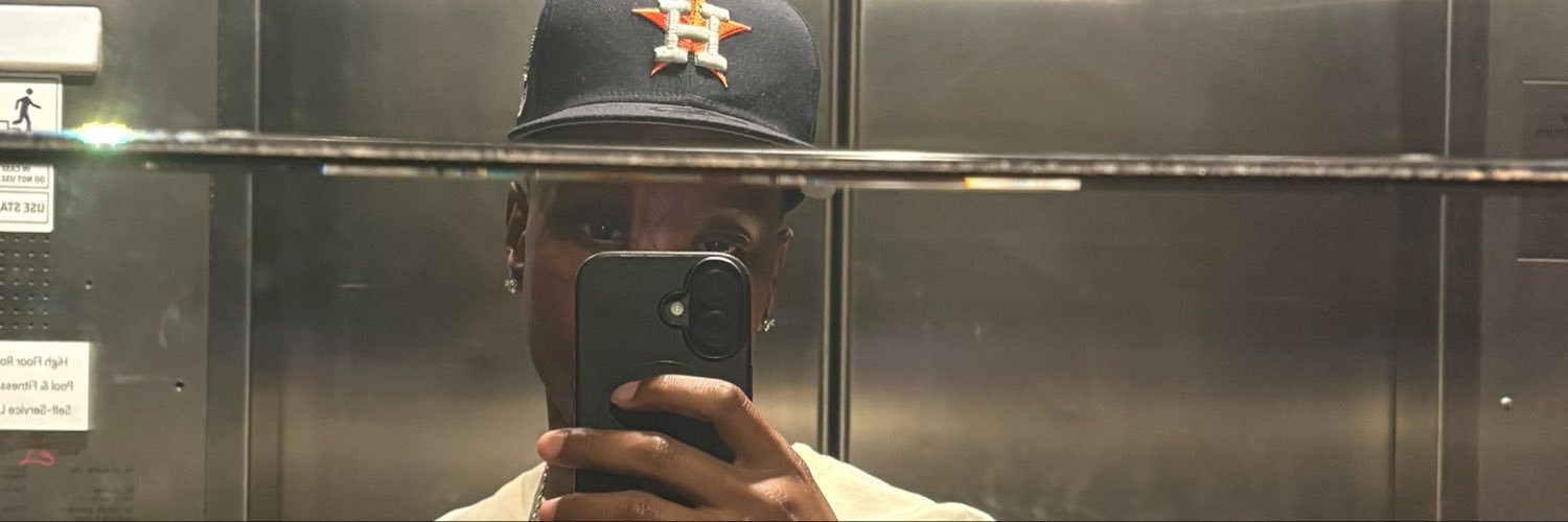 slideIzzy's profile banner image