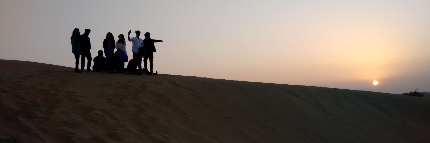 ravinagar95's profile banner image