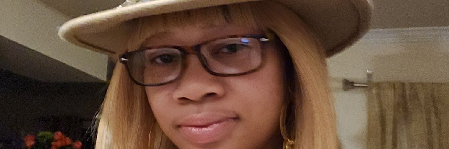 francesryab's profile banner image