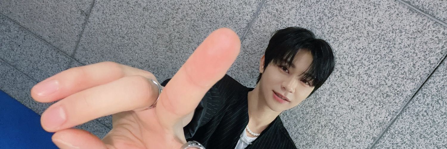 Nov_FlowerHoon's profile banner image