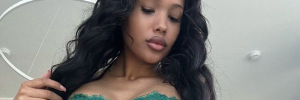 suziestonee Profile Banner