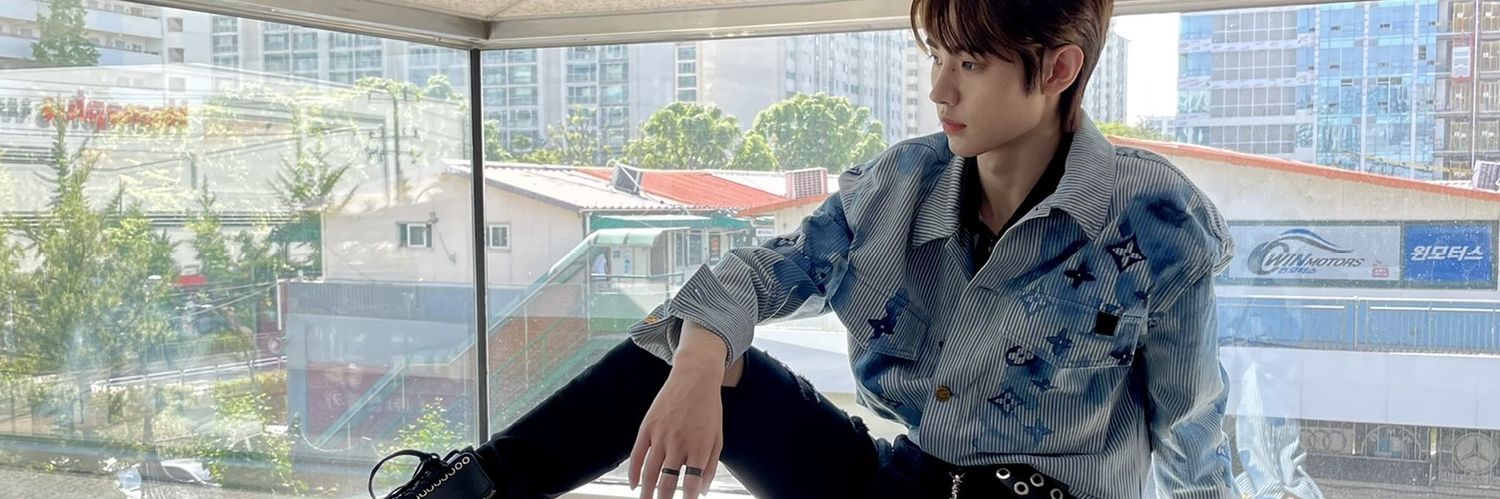 moshihosh's profile banner image