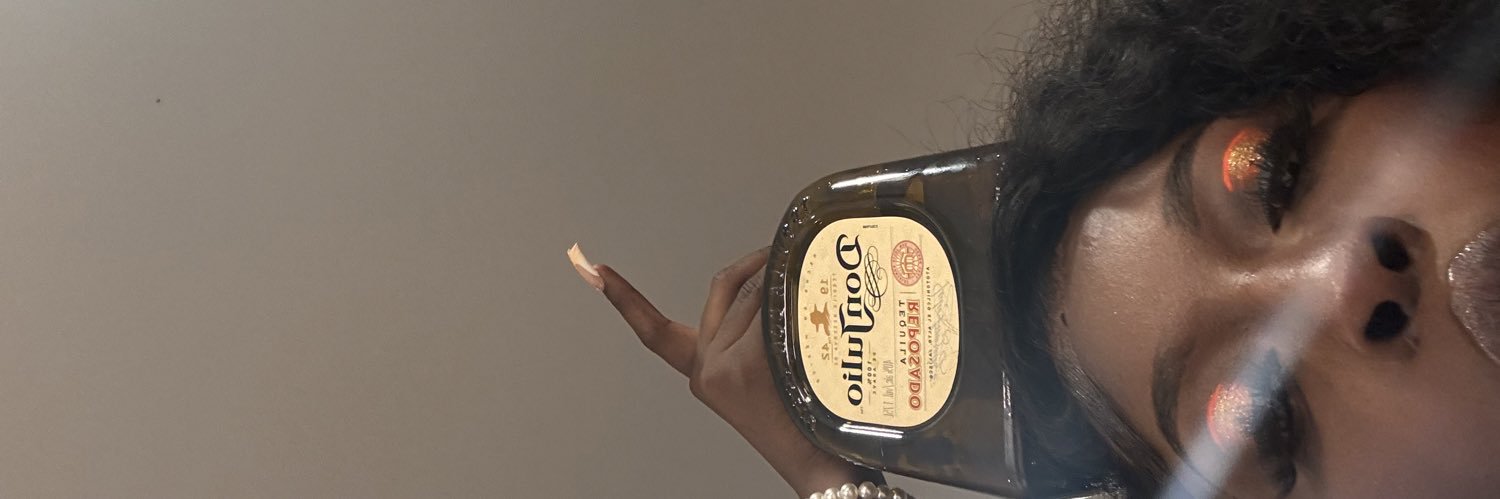 Avvveey's profile banner image