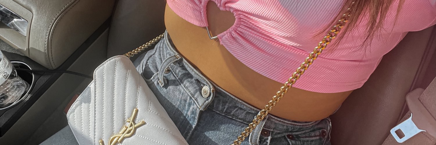 tselenaa's profile banner image