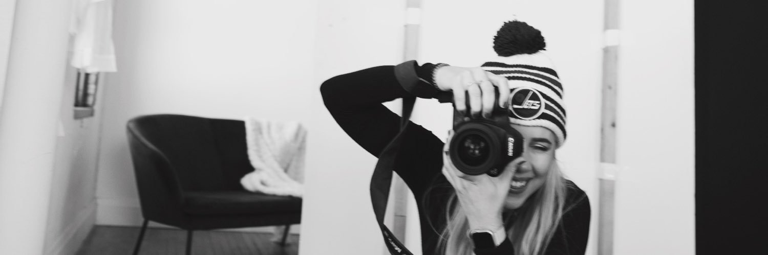 leighsellner's profile banner image