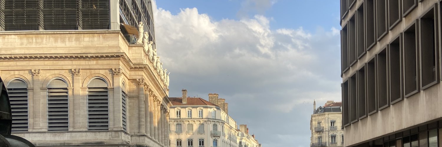 learicard__'s profile banner image