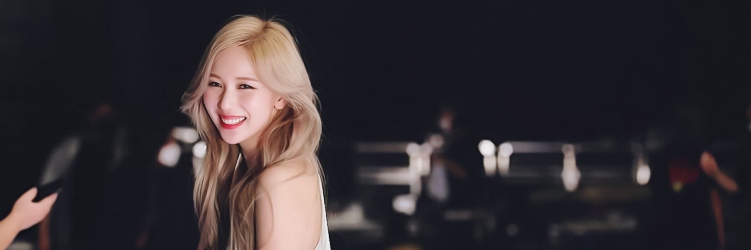 _LynR's profile banner image
