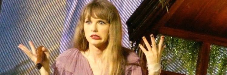 Hi_Kenz's profile banner image