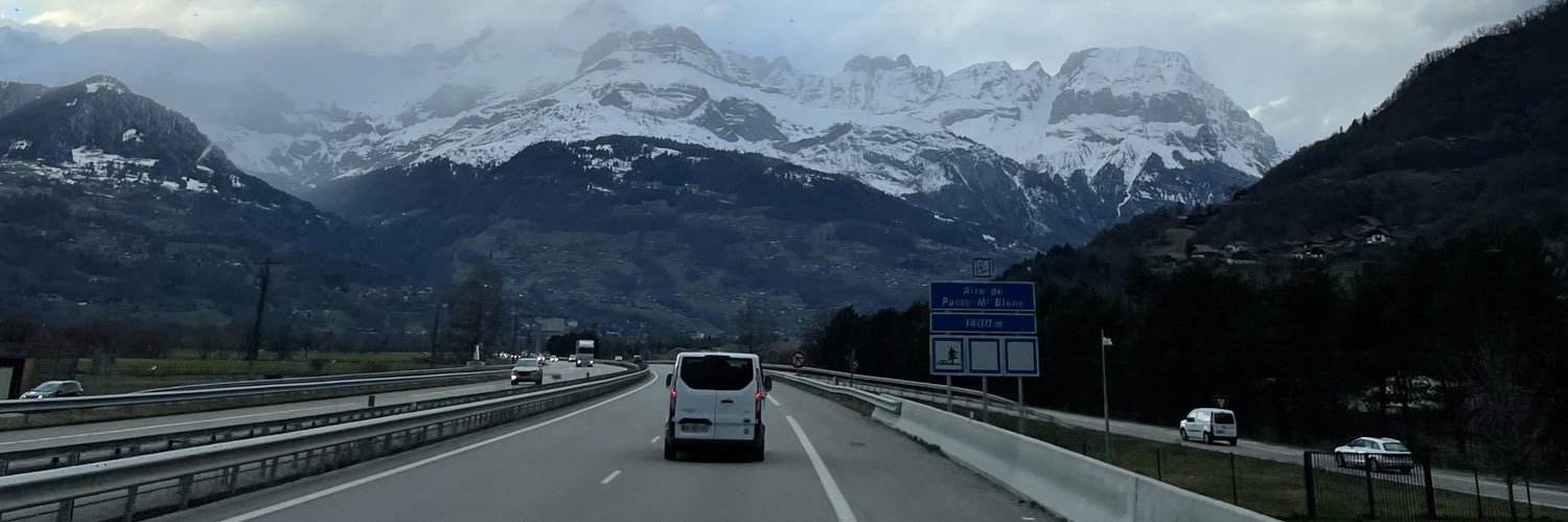 Emiliano 🌵 banner