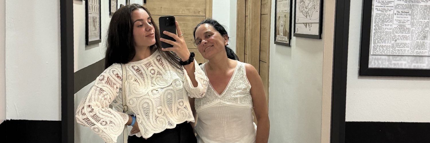 Catixcaaraujo's profile banner image