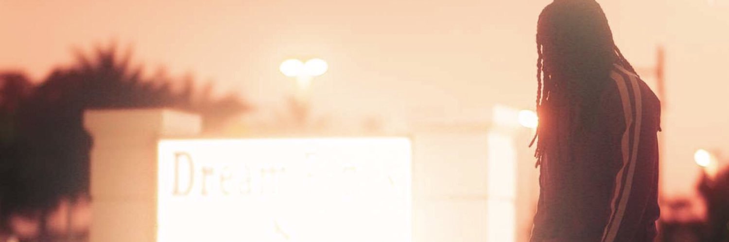 MarLovace's profile banner image
