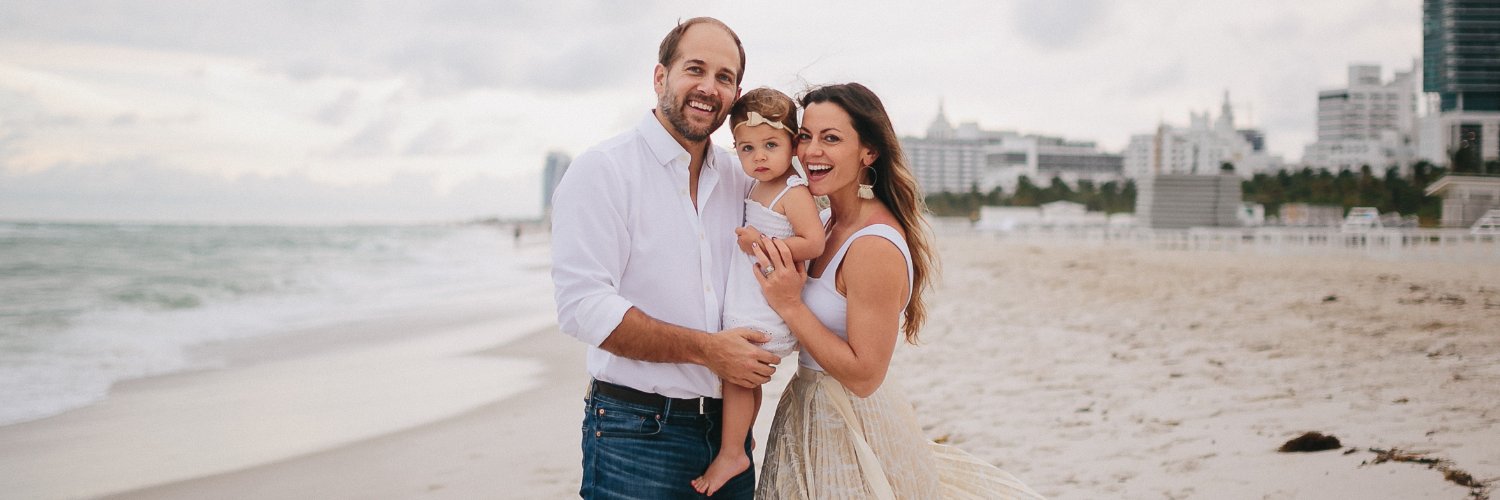 Roamaroo Travel banner