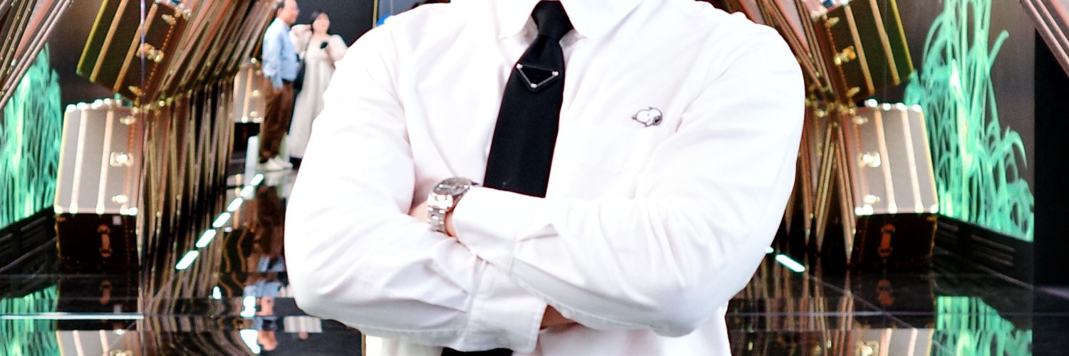 rthurz's profile banner image