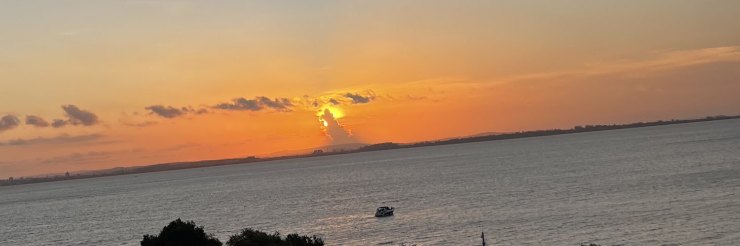 FonClaro's profile banner image